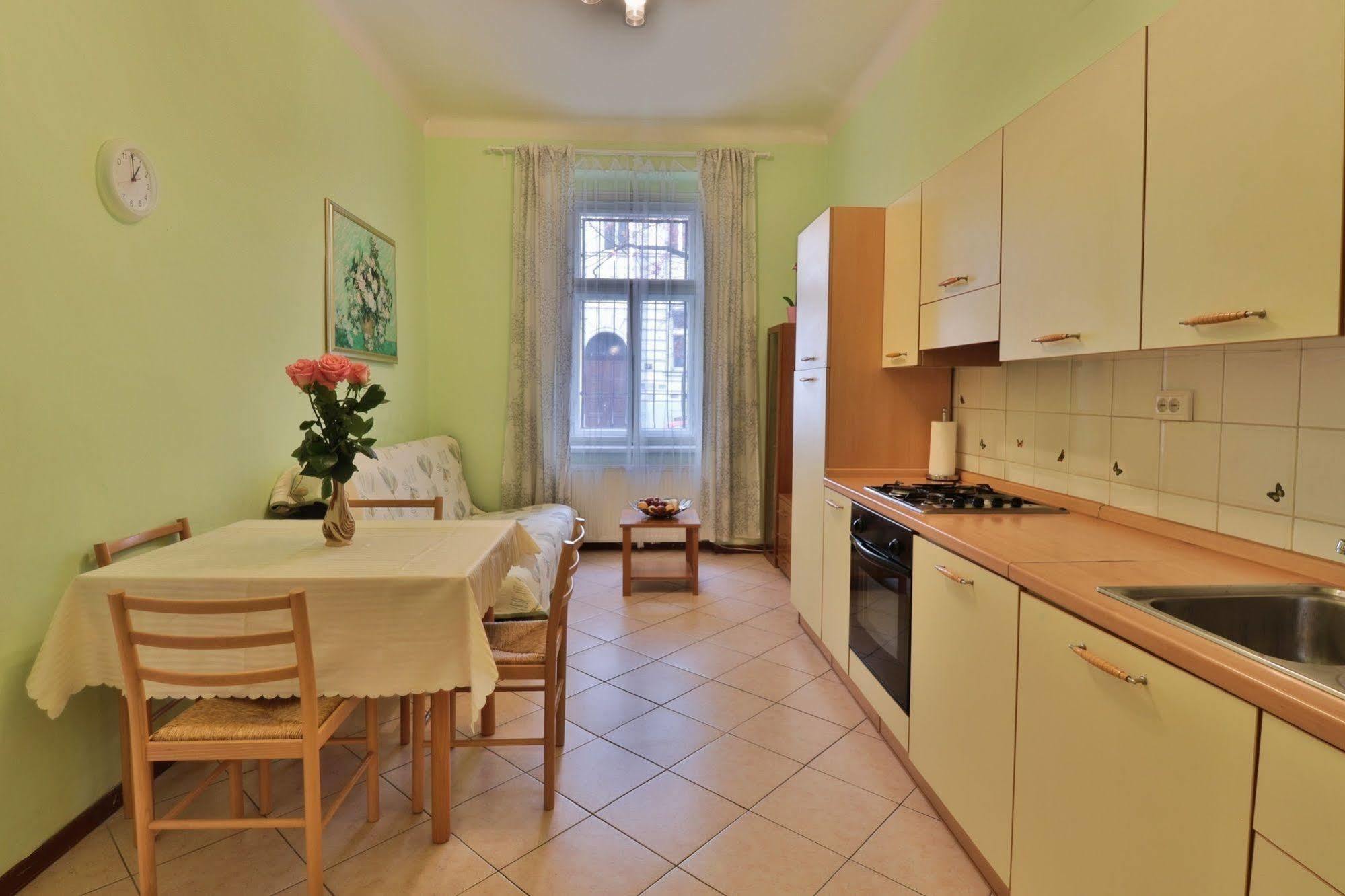 Apartment Na Kozacce 6 Praga Esterno foto