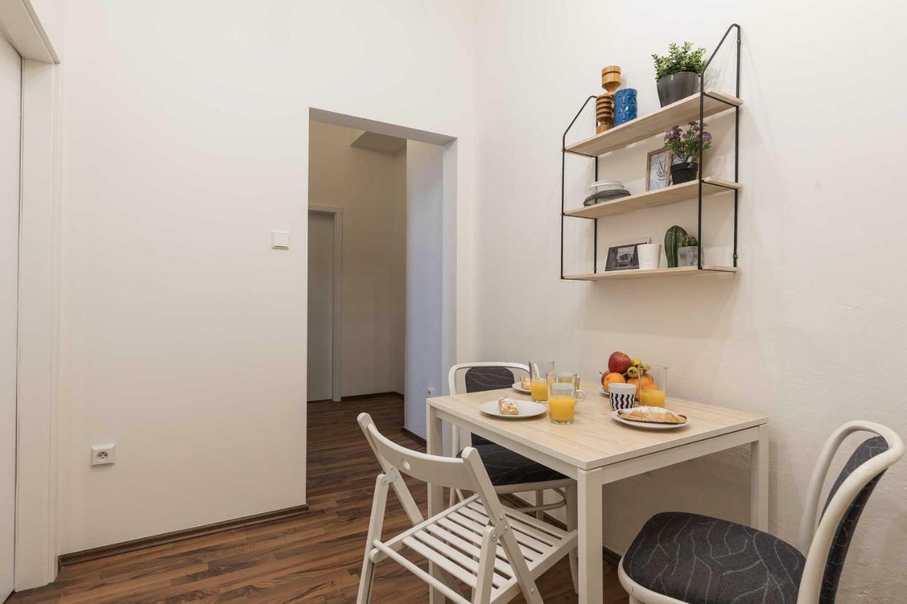 Apartment Na Kozacce 6 Praga Esterno foto